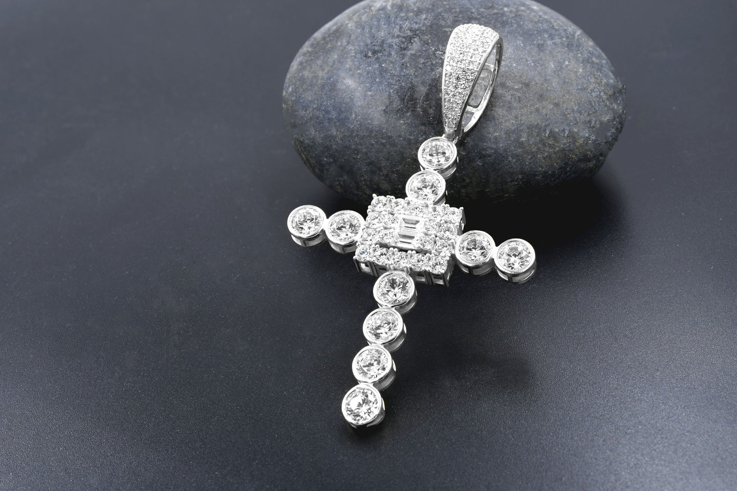 INCREDIBLE CROSS PENDANT | 9211801